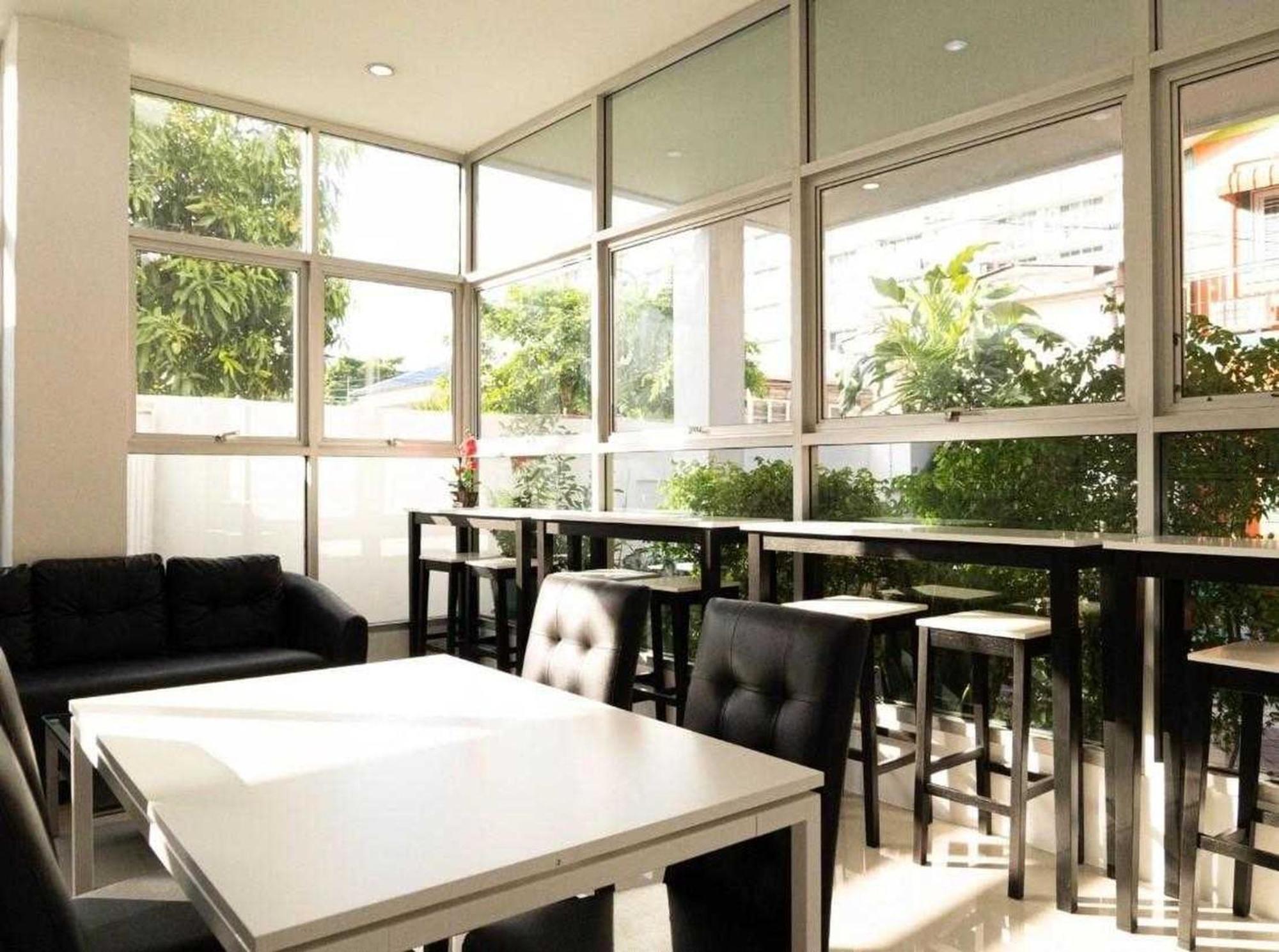 Roomquest Sukhumvit 50 Hotell 4*