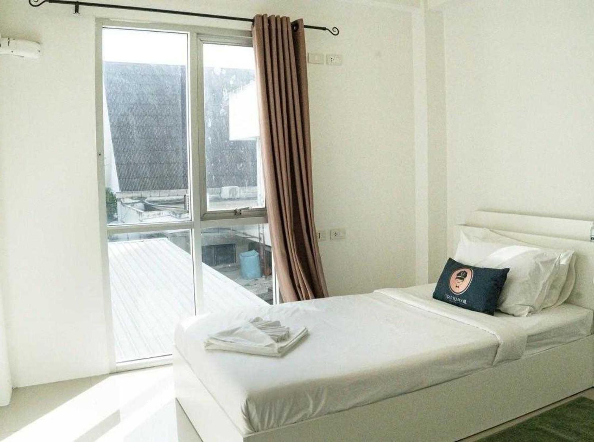 Hotell Roomquest Sukhumvit 50 Bangkok