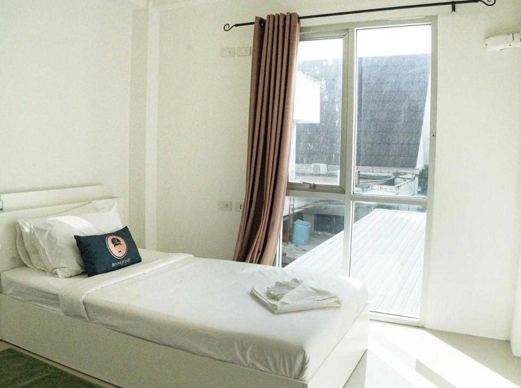 Roomquest Sukhumvit 50 Hotell
