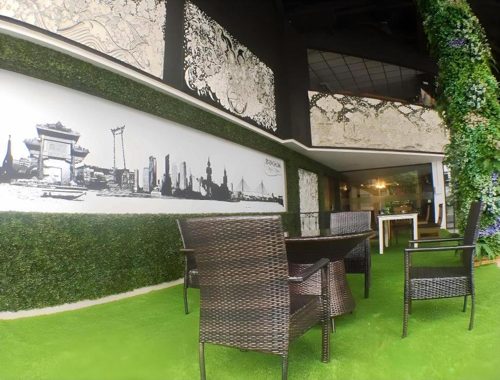 Town In Town Gardent Hotel 3*