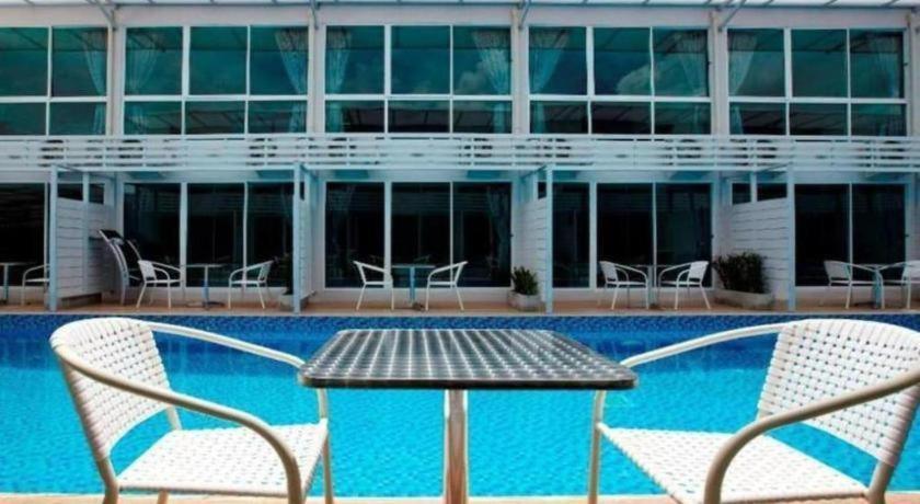 Hotel Pool @donmueang Bangkok