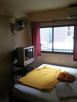 A2z And Bar Hotel Bangkok