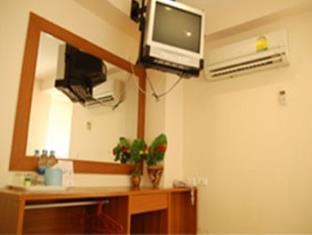 Rambuttri House Hotel