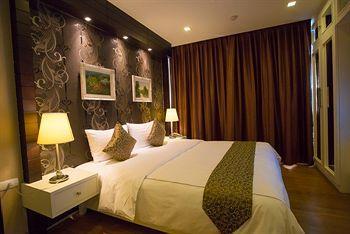 Alisha Court & Hotel Bangkok