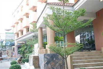 Ratchada And Hotel