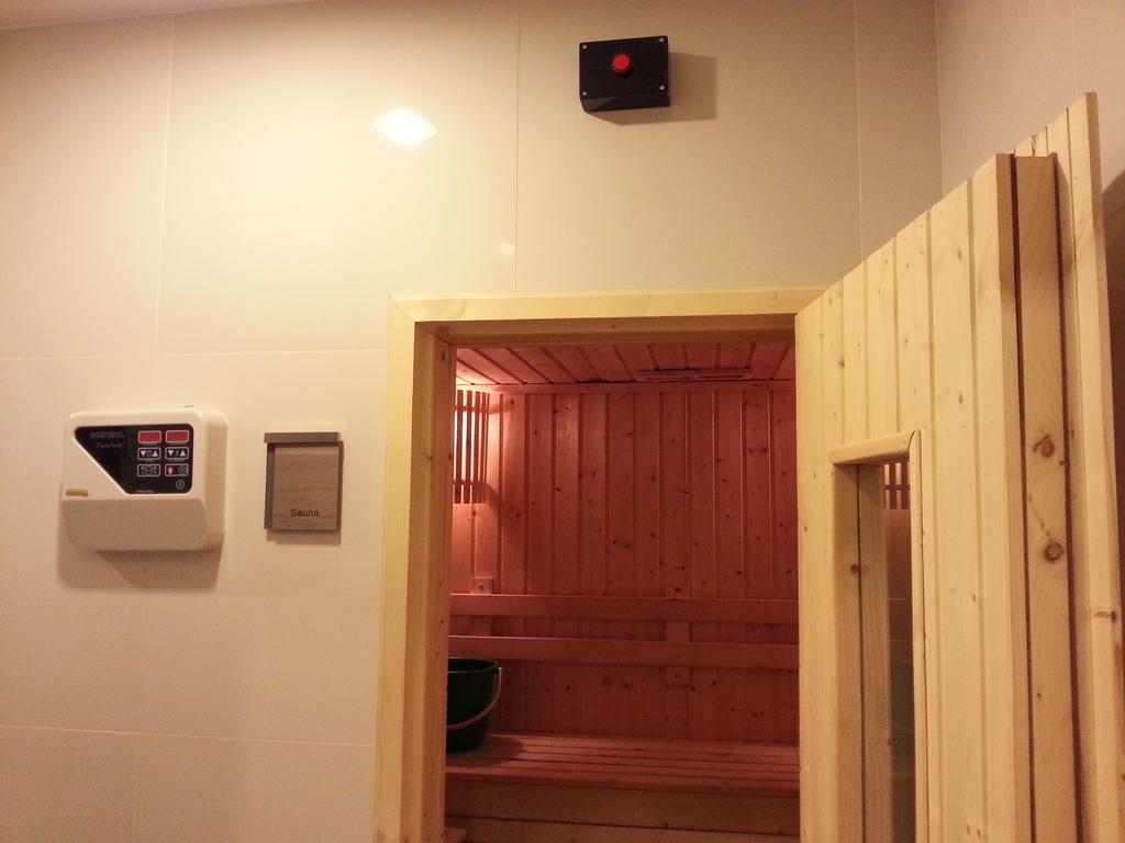 Bluetel Residence Tiwanon Station 4*