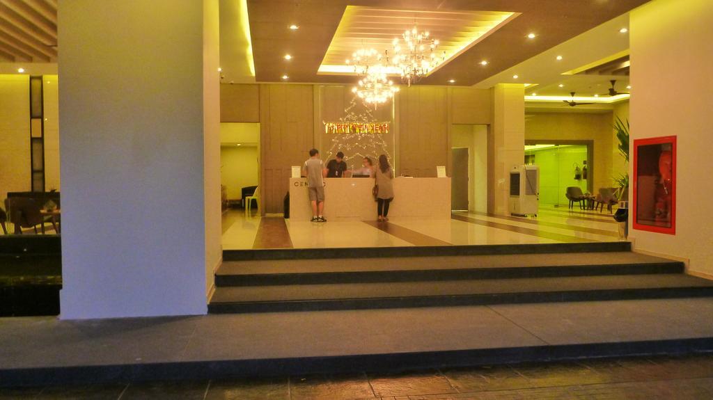 Bluetel Residence Tiwanon Station Hotel 4*