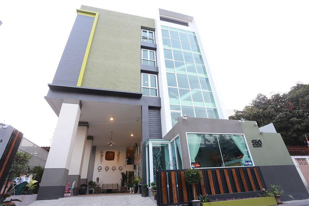 S50 Sukhumvit Hostel *