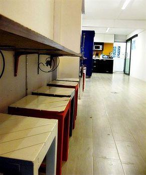Hostel De Talak
