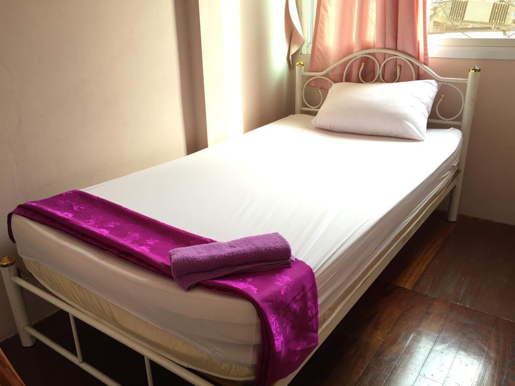 Honey Place Guesthouse,special Rate For Long 2* Banguecoque