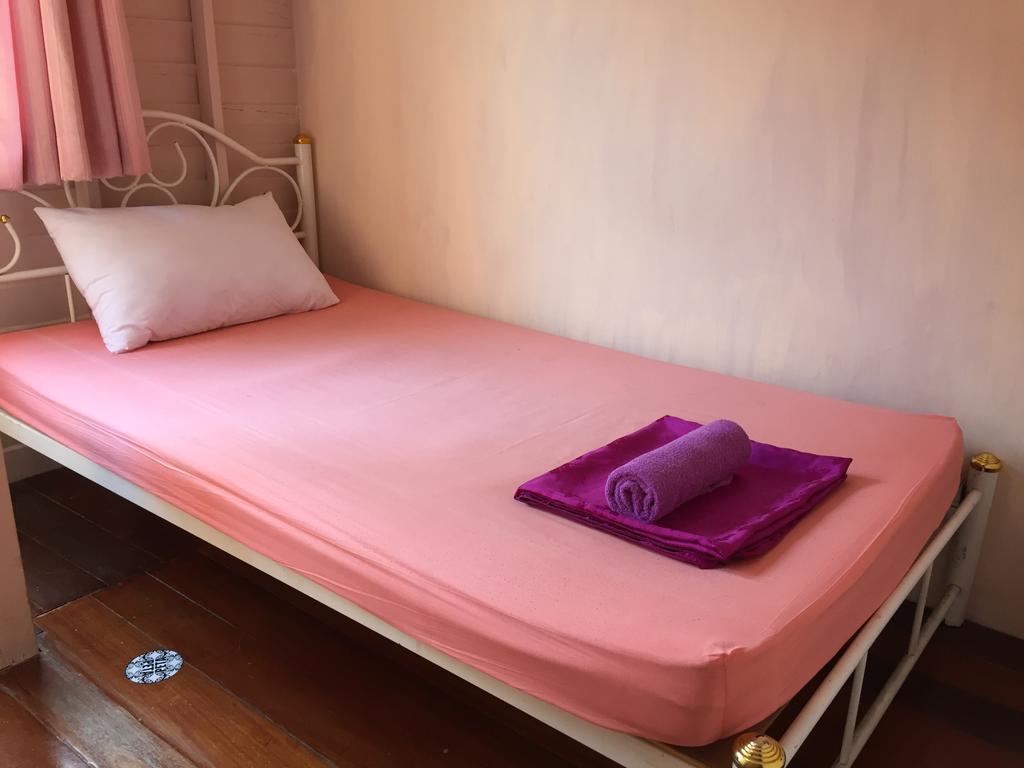 Honey Place Guesthouse,special Rate For Long Banguecoque