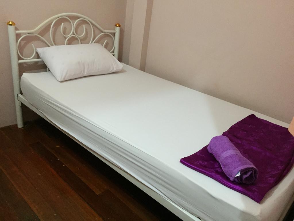 Honey Place Guesthouse,special Rate For Long 2* Banguecoque