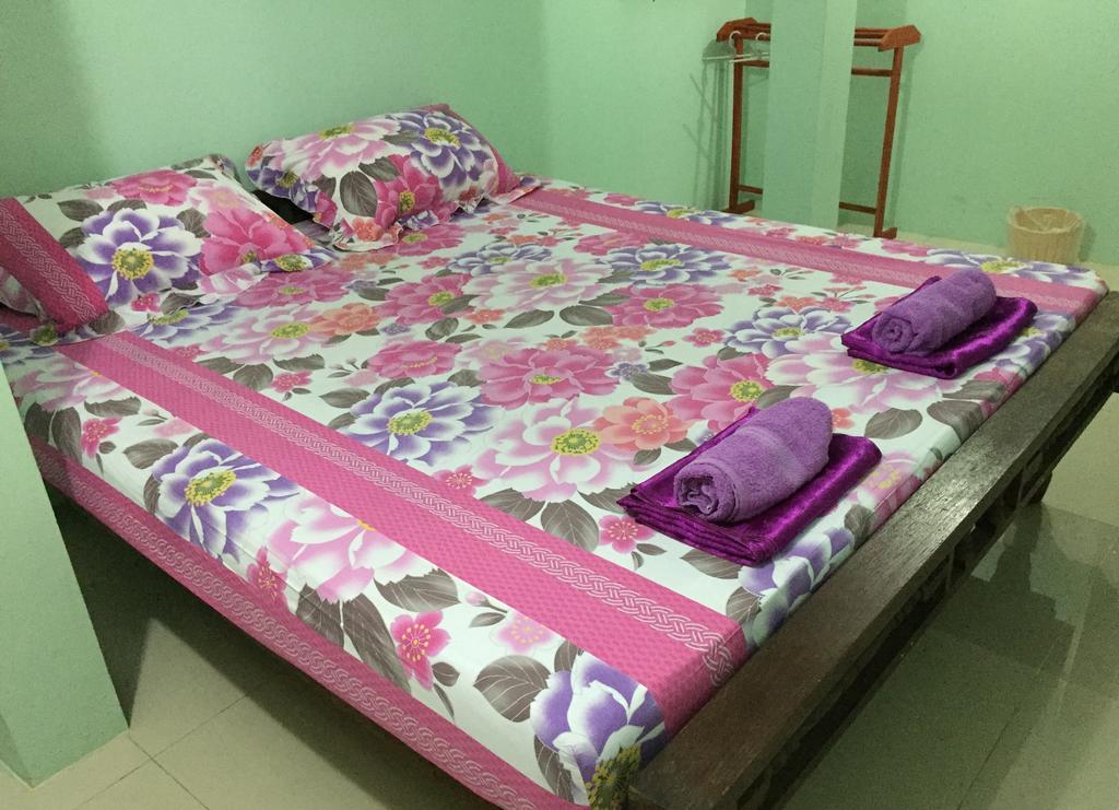 Gjestgiverier Honey Place Guesthouse,special Rate For Long