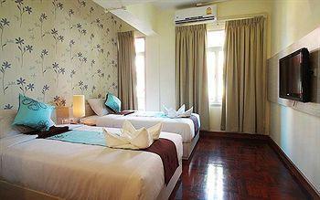 Hostel Sakul House *