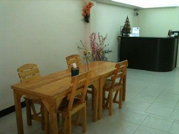 Hostel Asok Montri *