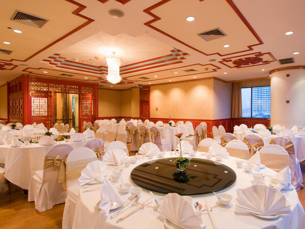 Khách sạn Montien Riverside Bangkok