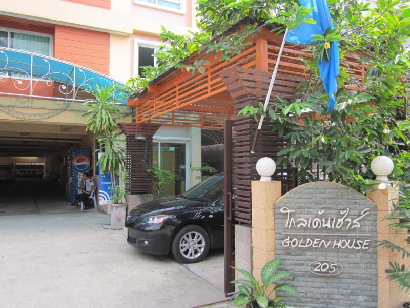 Motel Golden House @ On-nut Station Bangkok