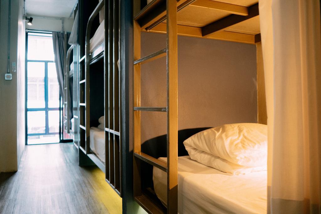Hostel Monomer *