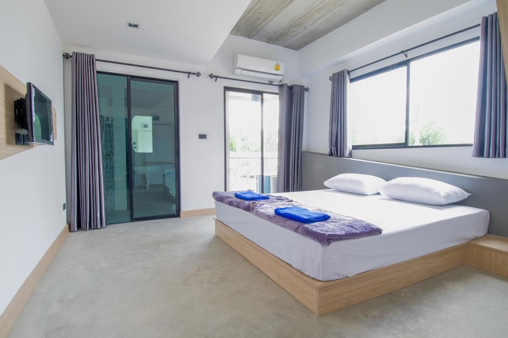 Hotel Bed-room At Suvarnabhumi Airport -sha- Bangkok