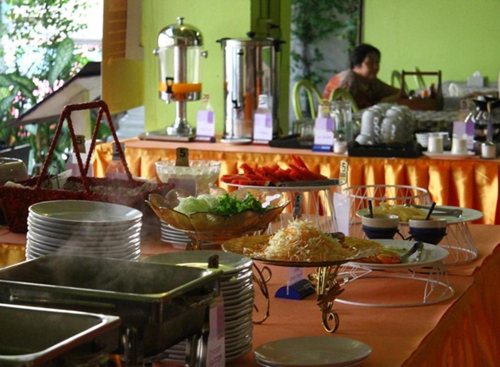 Sawasdee Khaosan Hostel *