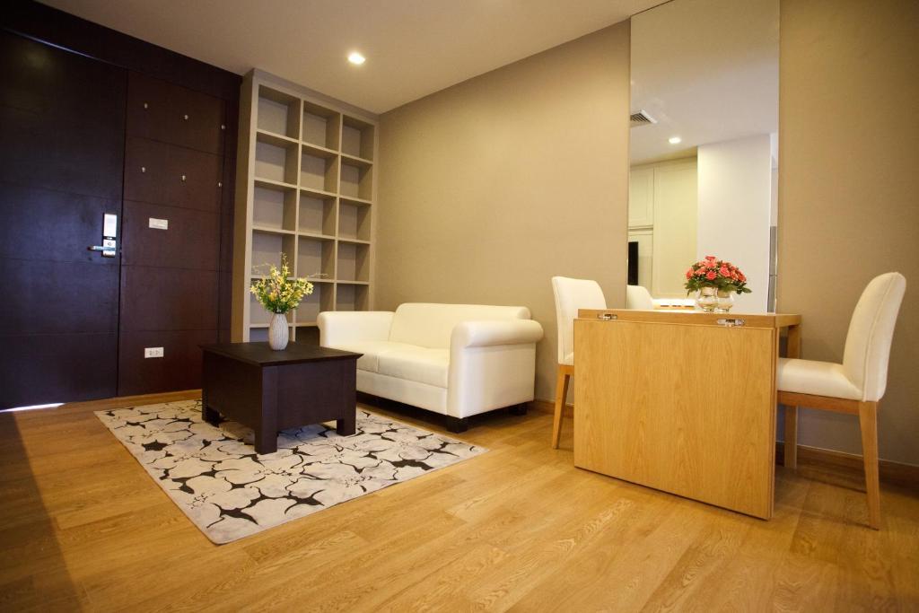 Alisha Court & Hotel