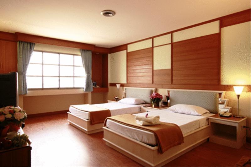 Hotel Ratchada And