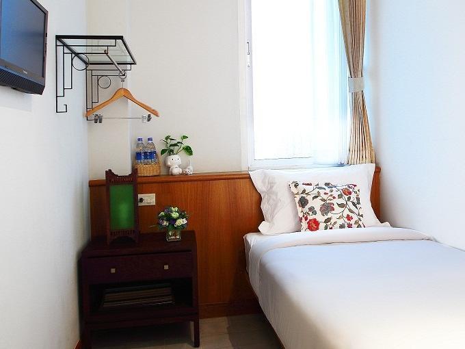 Hostal Baan Dinso *