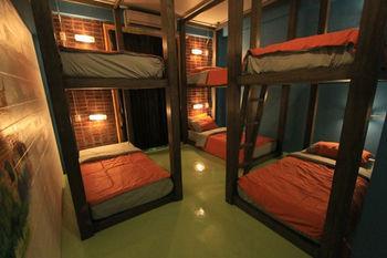 Hostel Chic