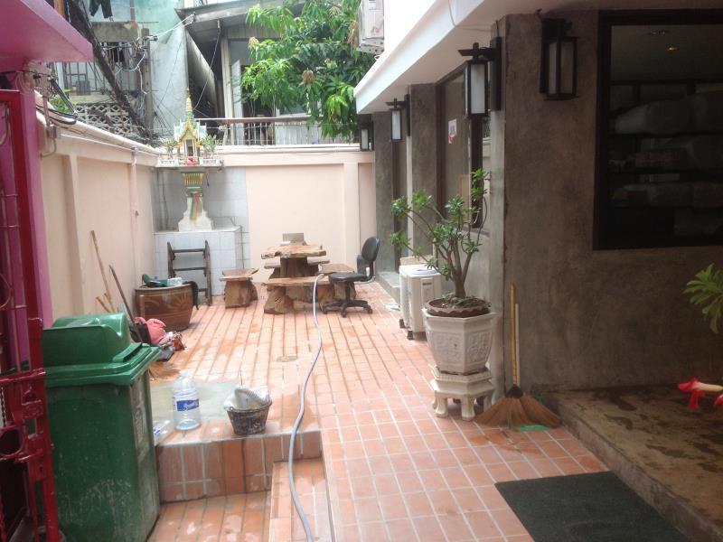 Hotel At Smile Oasis Bangkok