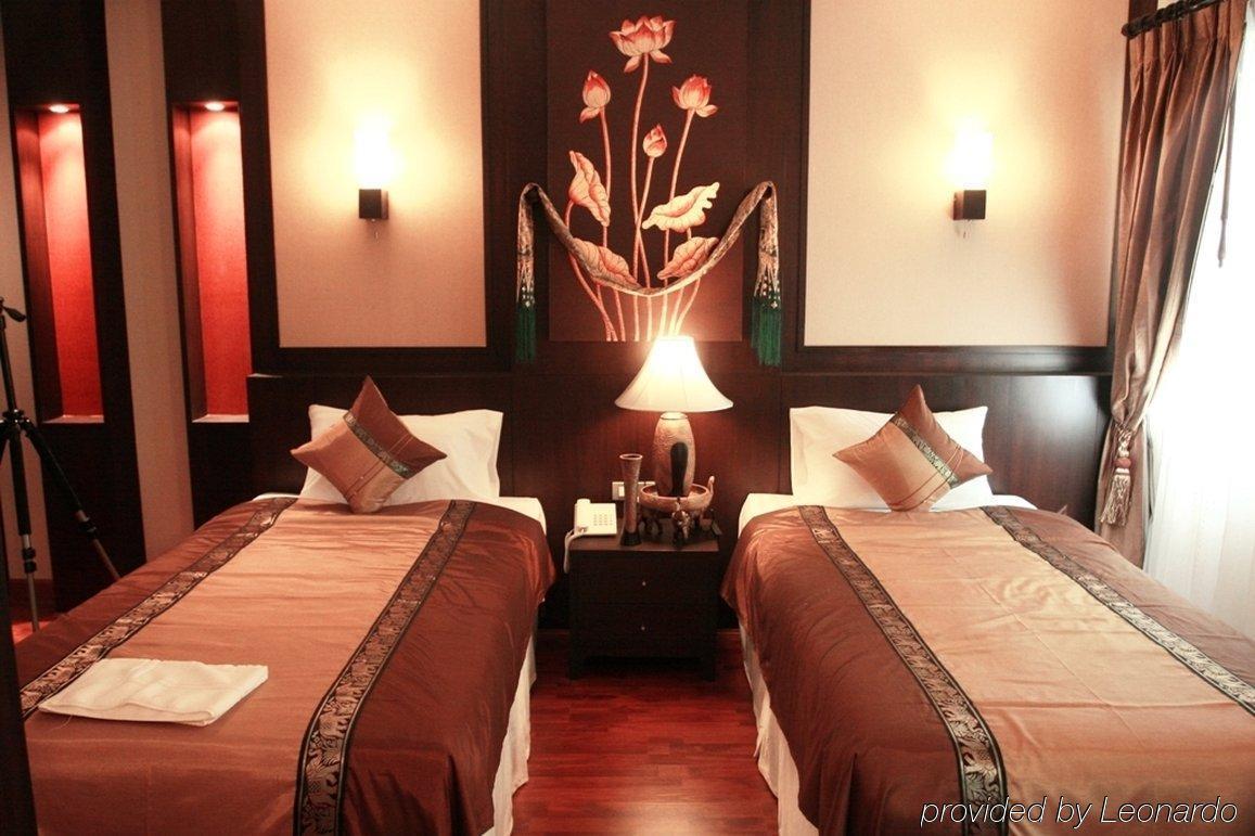 Khách sạn Mirth Sathorn Bangkok