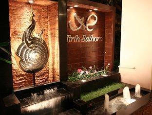 Khách sạn Mirth Sathorn Bangkok