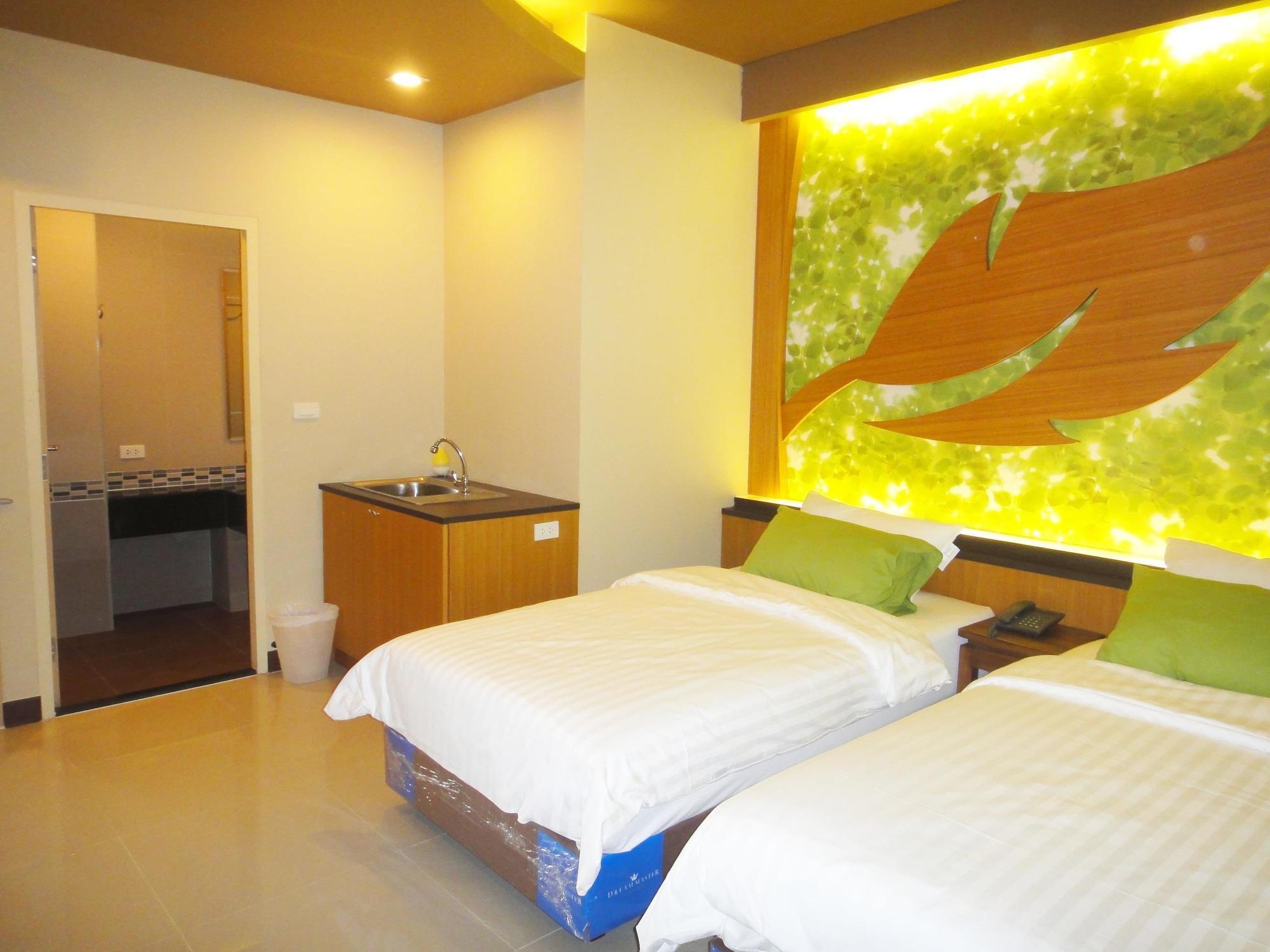 Aleaf Hotel 3*