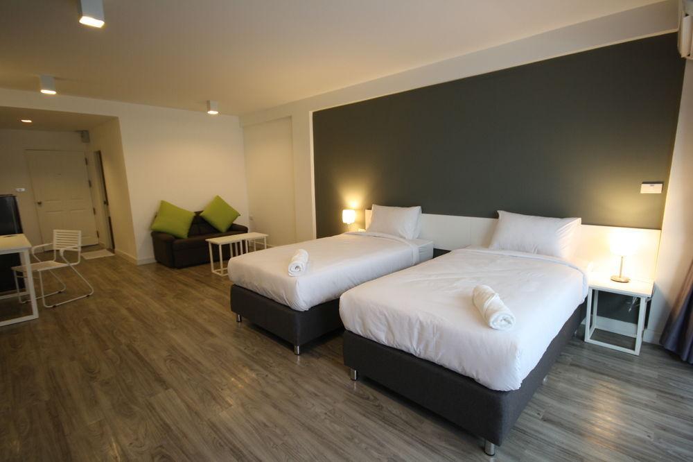 Airport Hotel 3*