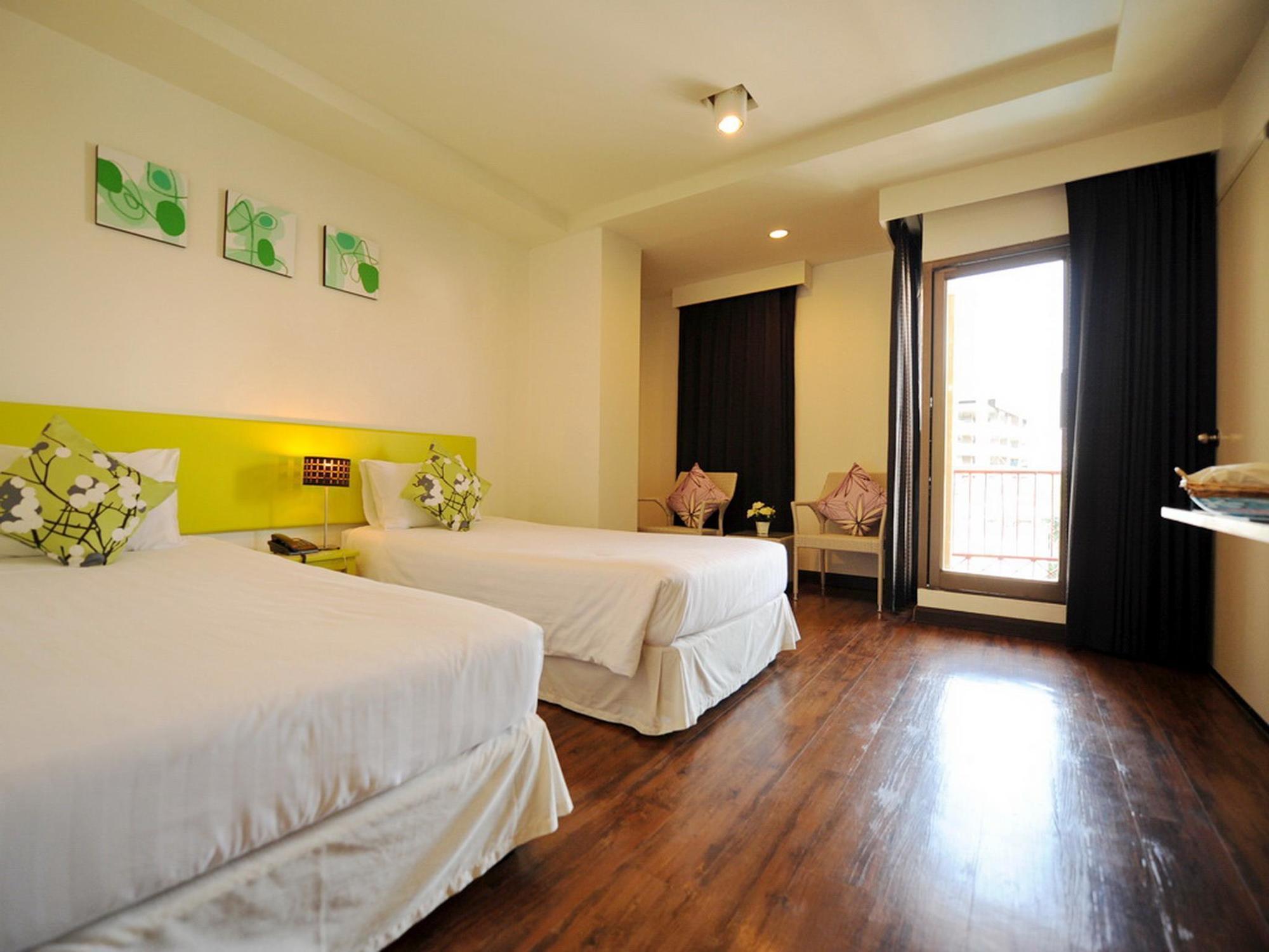 Oakwood & Hotel 4*