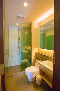 Alisha Court & Hotel