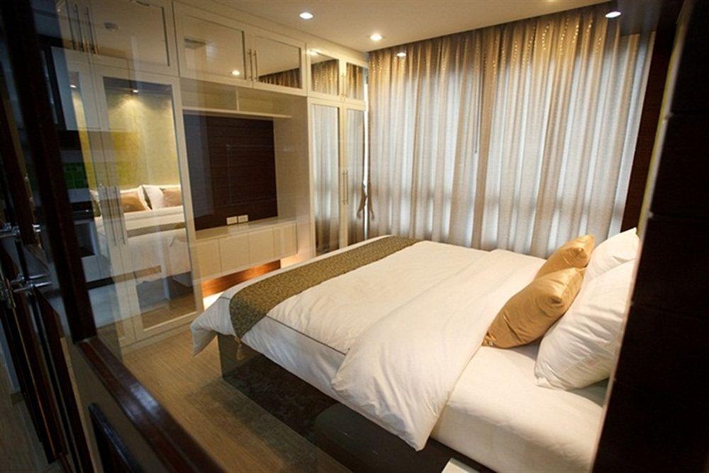 Alisha Court & 4* Bangkok