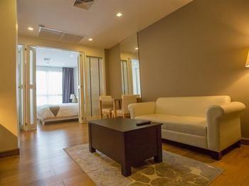 Alisha Court & Hotel
