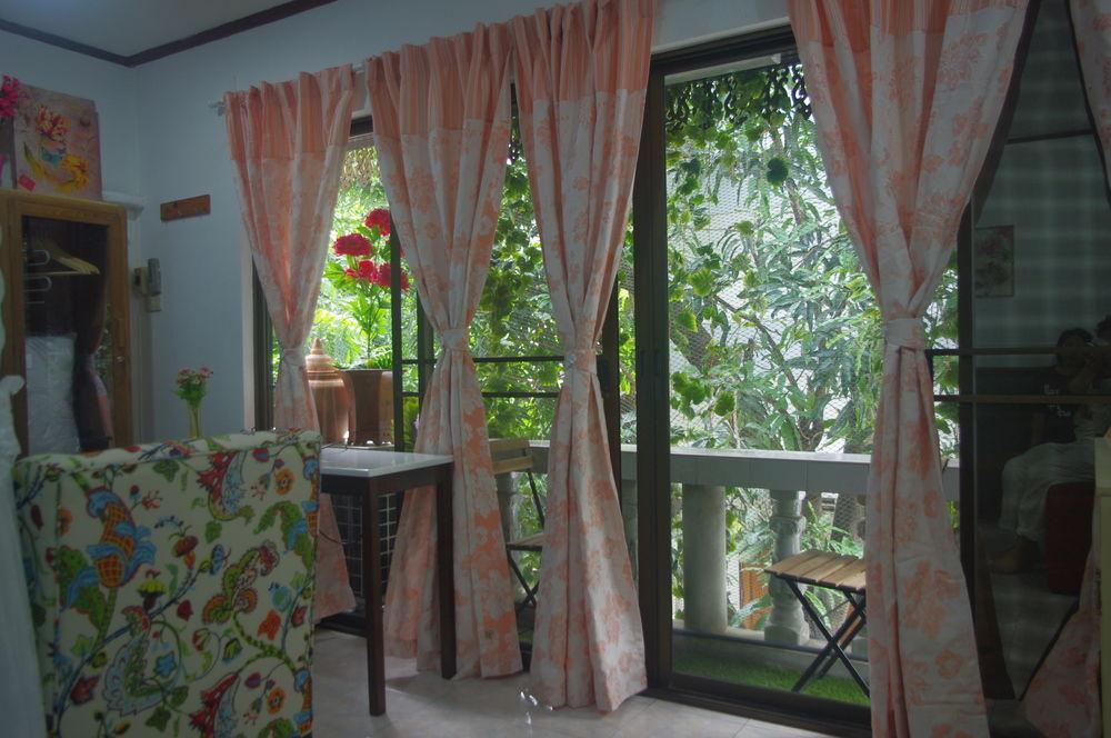 Kansiree Boutique House Bed & Breakfast Bangkok