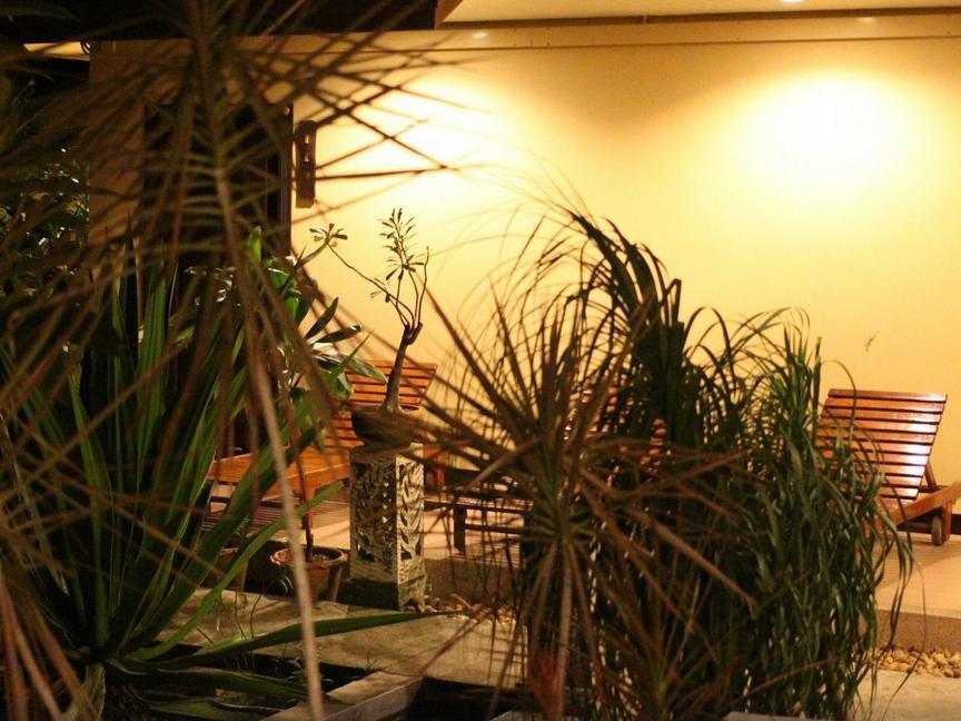 Suphan Hometel Hotel