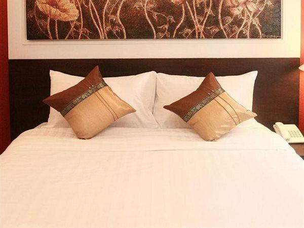 Mirth Sathorn Khách sạn 3*