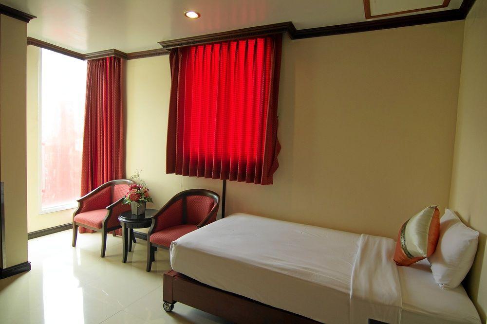 Sky 2 Hotell Bangkok