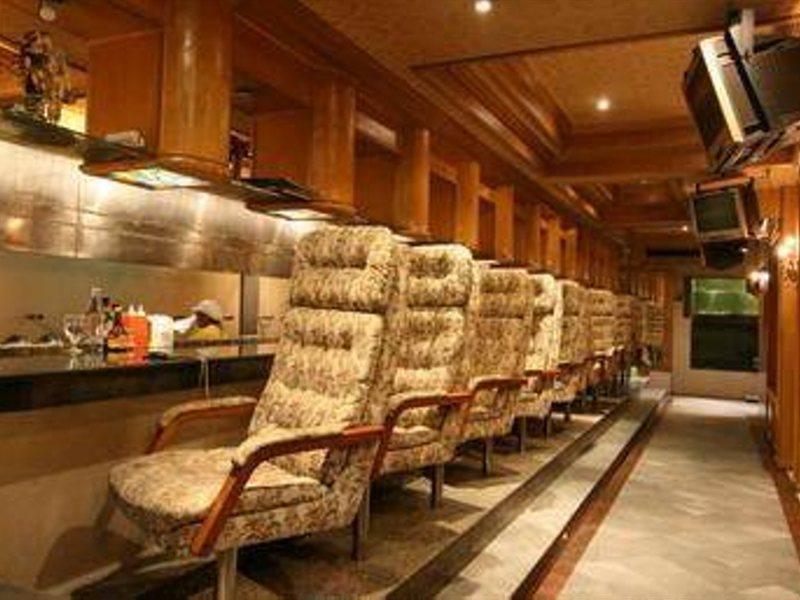 Hotel 13 Coins Antique