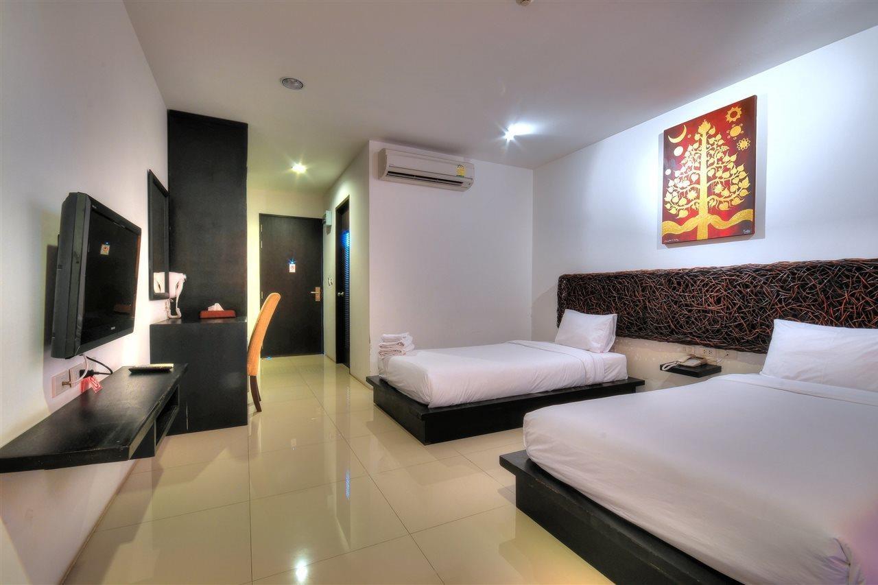 Hotel Bs Premier Airport 3*