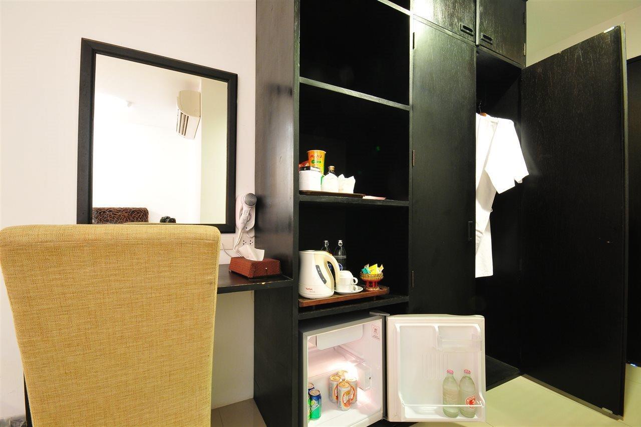 Hotel Bs Premier Airport 3*