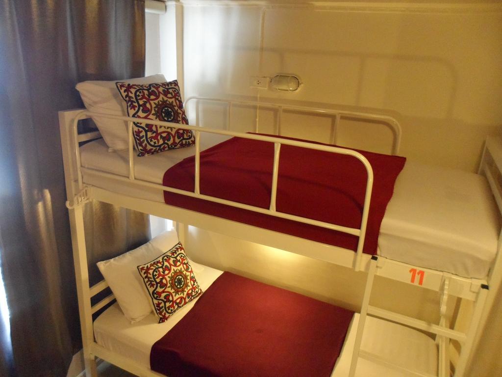Hostel Need Sleep