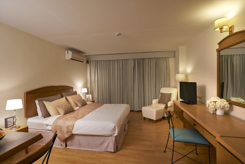 Khách sạn hẻo lánh Ravipha Residences 3*