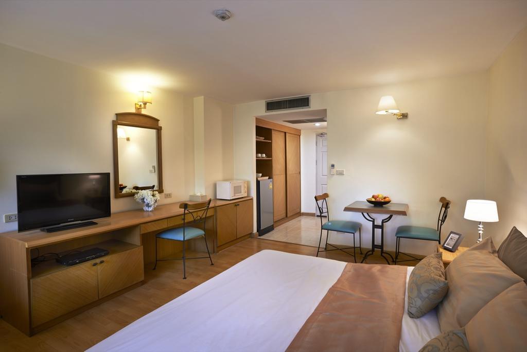 Khách sạn hẻo lánh Ravipha Residences