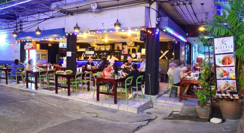 Khách sạn The Boss's Place Sathorn Bangkok