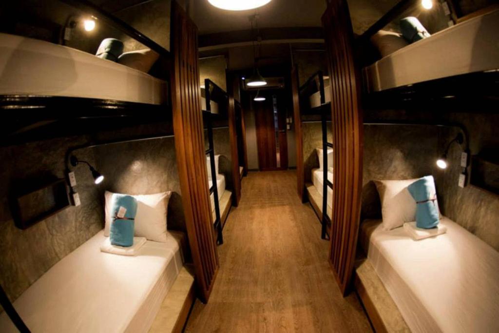 Hostal In A Box *