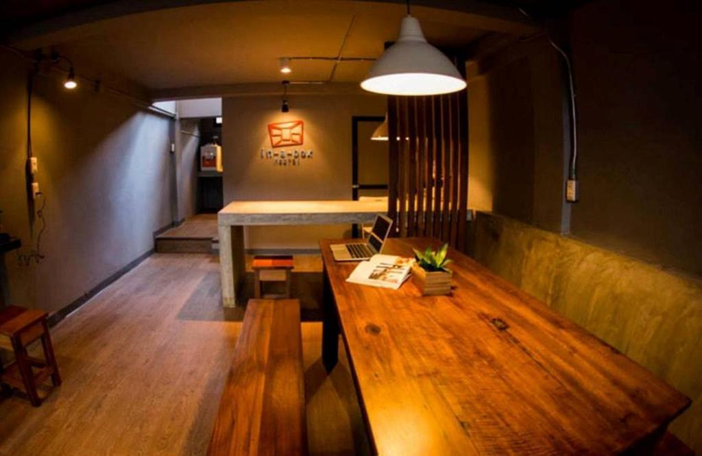 Hostal In A Box